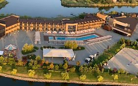 Ostrov River Club
